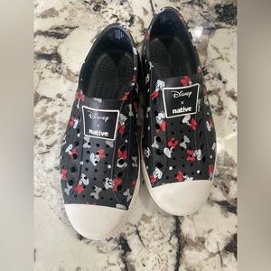 Kids - size 6 - Native Disney shoes - like new!